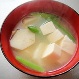 里芋と豆腐の味噌汁